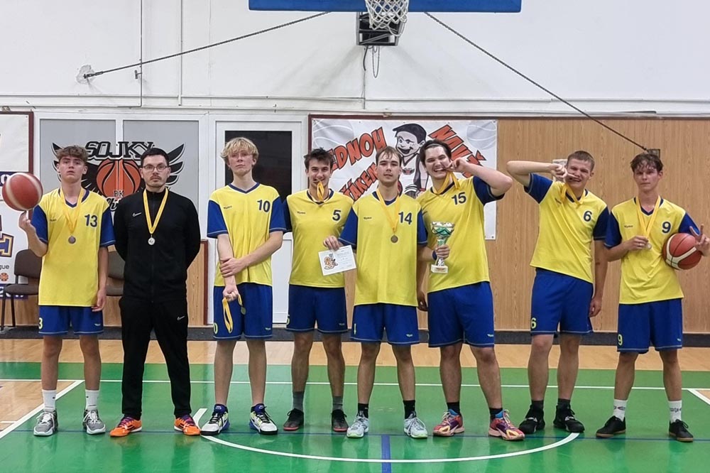 Přivezli jsme stříbro z basketu